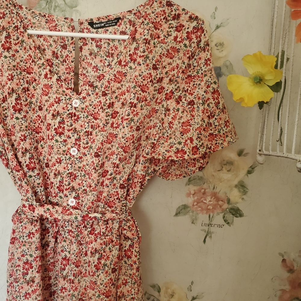 Floral romper size L